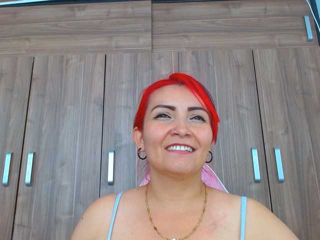nanis-milf live cam on BongaCams