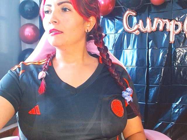 nanis-milf live cam on BongaCams