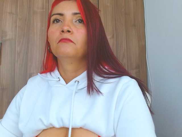 nanis-milf live cam on BongaCams
