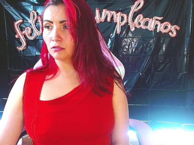 nanis-milf live cam on BongaCams