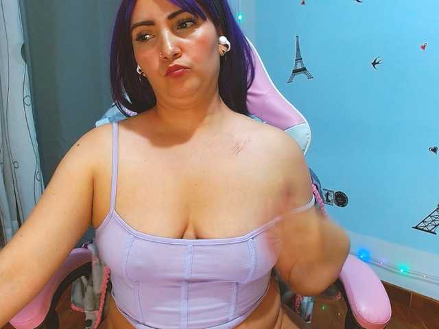 nanis-milf live cam on BongaCams