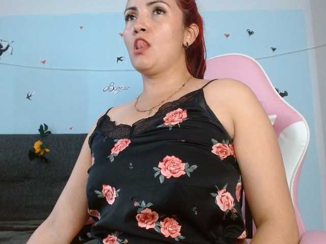 nanis-milf live cam on BongaCams