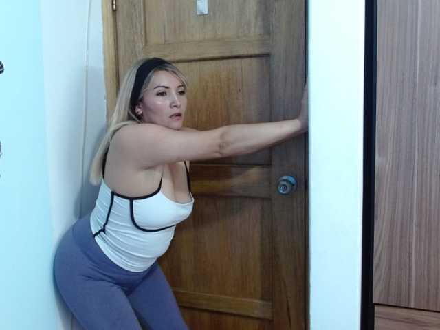 nanis-milf's BongaCams show and profile