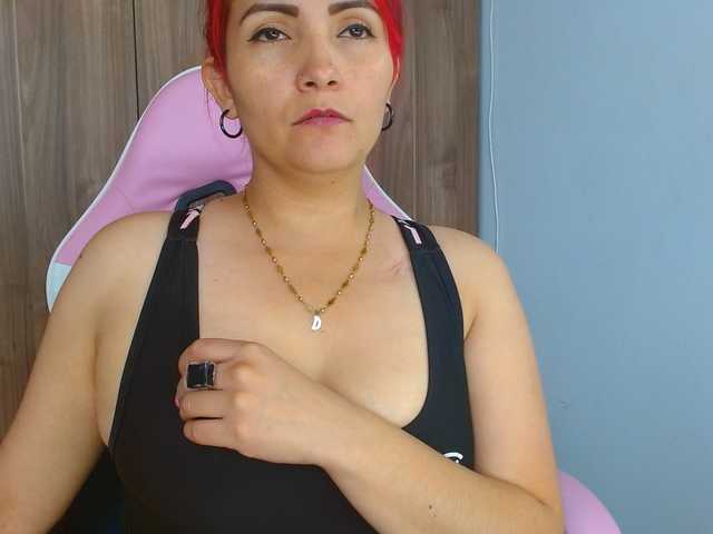 nanis-milf live cam on BongaCams