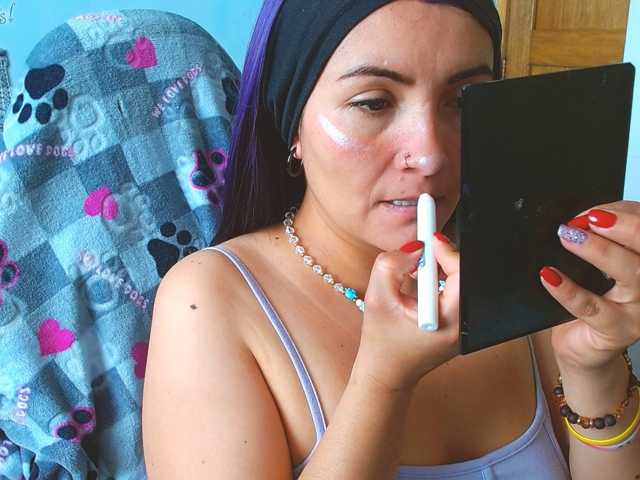 nanis-milf live cam on BongaCams