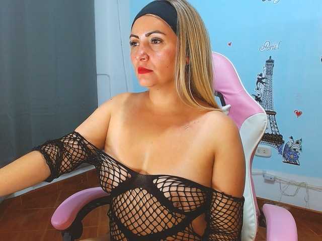nanis-milf live cam on BongaCams