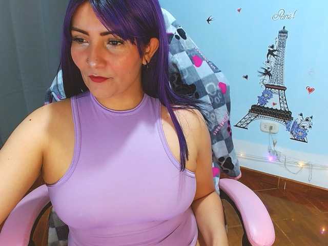 nanis-milf live cam on BongaCams
