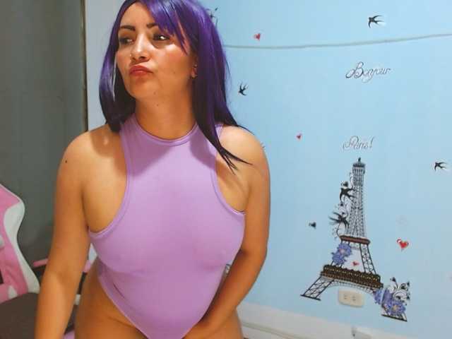 nanis-milf live cam on BongaCams