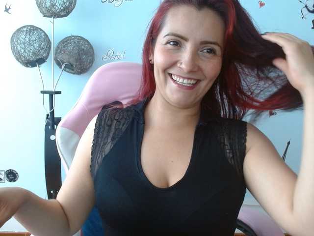 nanis-milf live cam on BongaCams