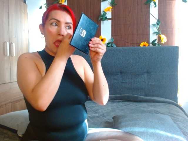 nanis-milf live cam on BongaCams