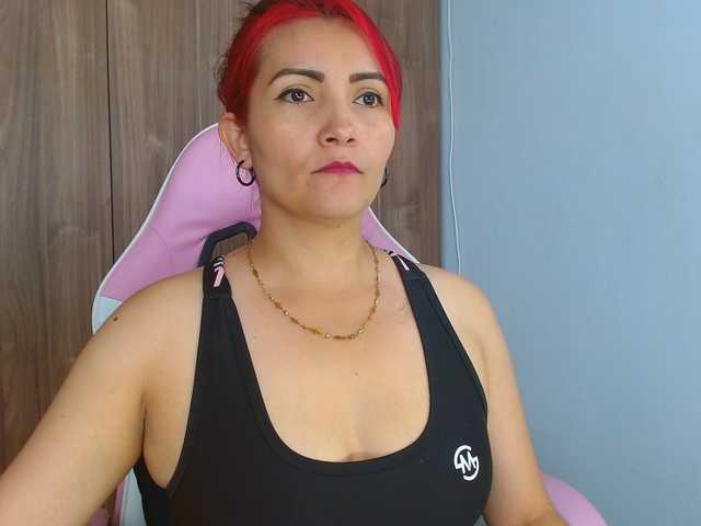 nanis-milf live cam on BongaCams