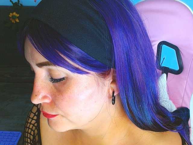 nanis-milf live cam on BongaCams
