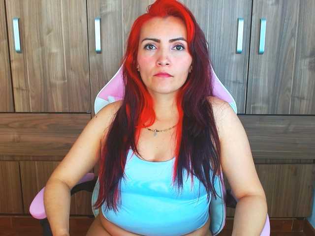 nanis-milf live cam on BongaCams