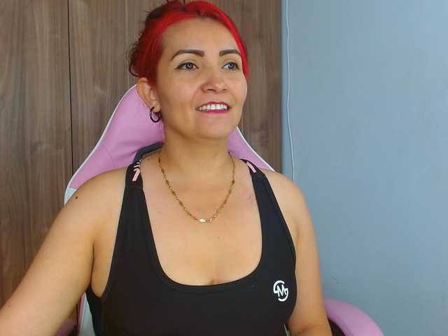 nanis-milf live cam on BongaCams