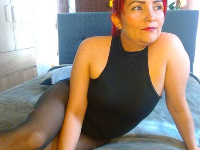 nanis-milf live cam on BongaCams