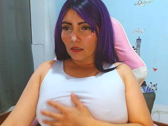 nanis-milf live cam on BongaCams
