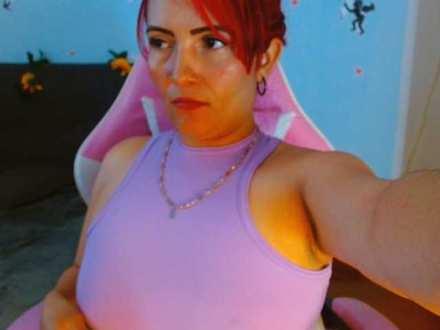 nanis-milf live cam on BongaCams