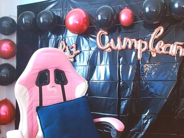 nanis-milf live cam on BongaCams