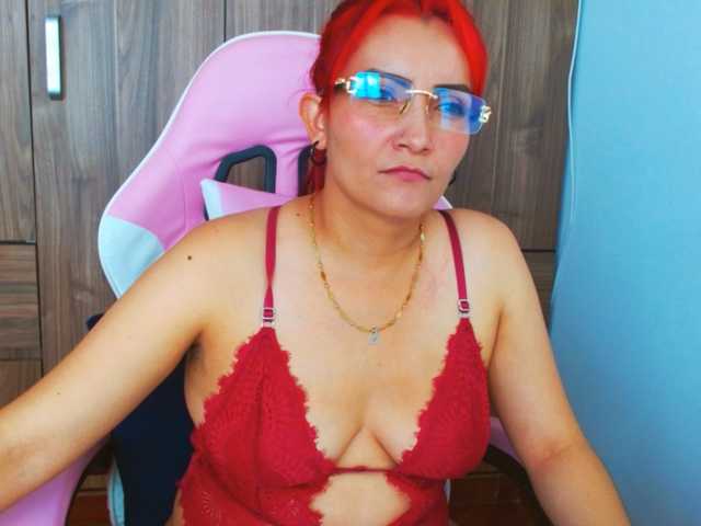 nanis-milf live cam on BongaCams