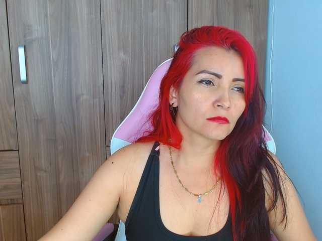 nanis-milf live cam on BongaCams