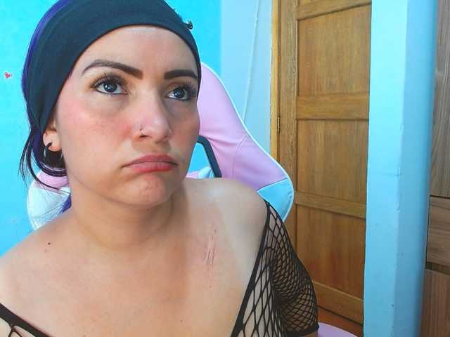 nanis-milf live cam on BongaCams