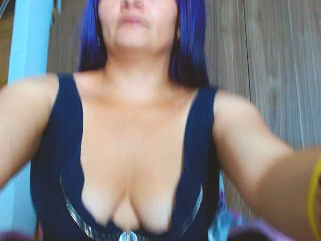 nanis-milf live cam on BongaCams