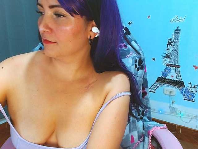 nanis-milf live cam on BongaCams