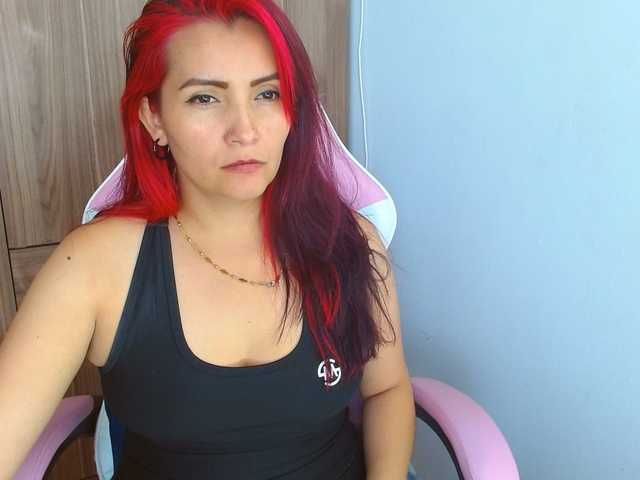 nanis-milf live cam on BongaCams