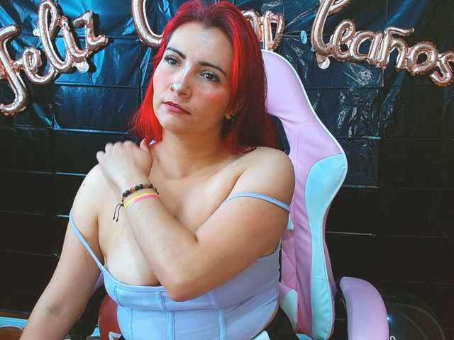 nanis-milf live cam on BongaCams