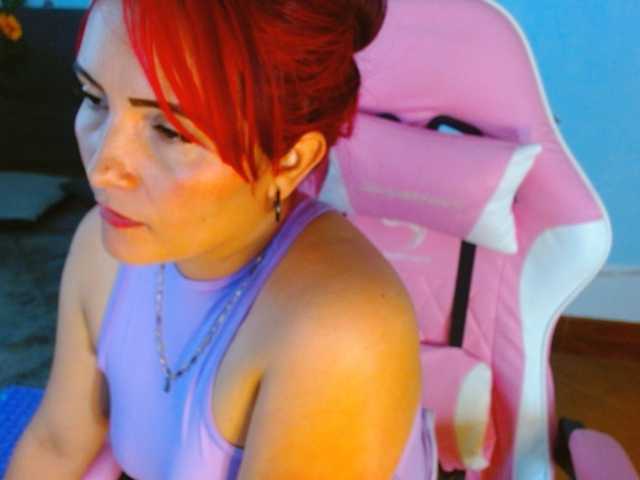 nanis-milf live cam on BongaCams