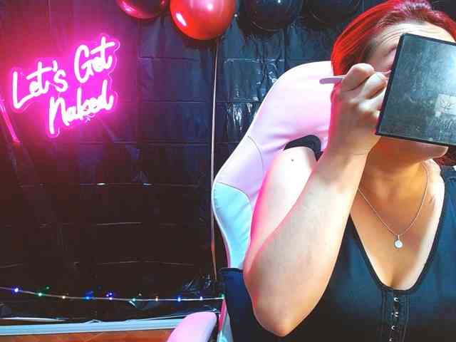 nanis-milf's webcam live show