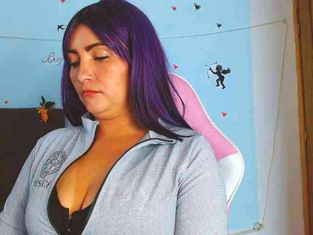 nanis-milf Live Webcam on BongaCams
