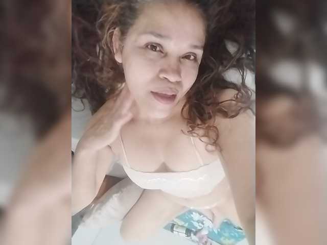 Candela-lat live cam on BongaCams