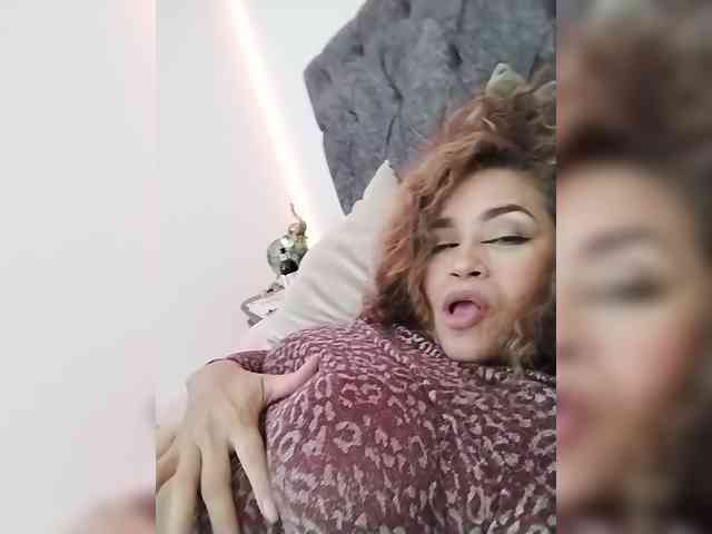 Modella: Candela-lat
