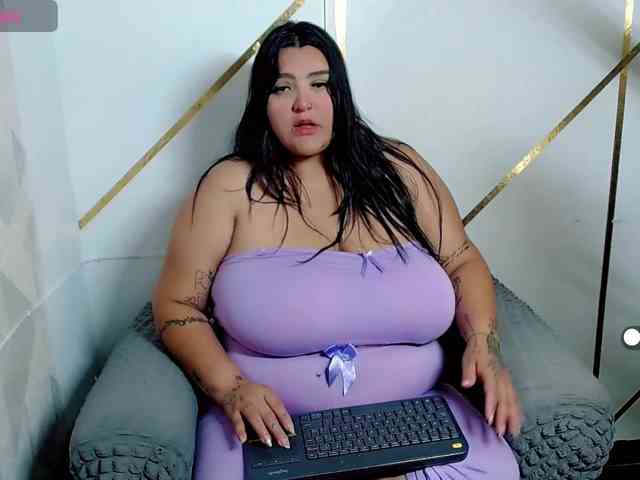 Jazmin-bigboobs1