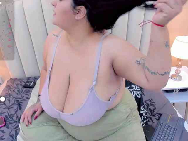 Jazmin-bigboobs1 webcam