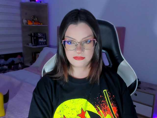 OphelianaRose live cam on BongaCams