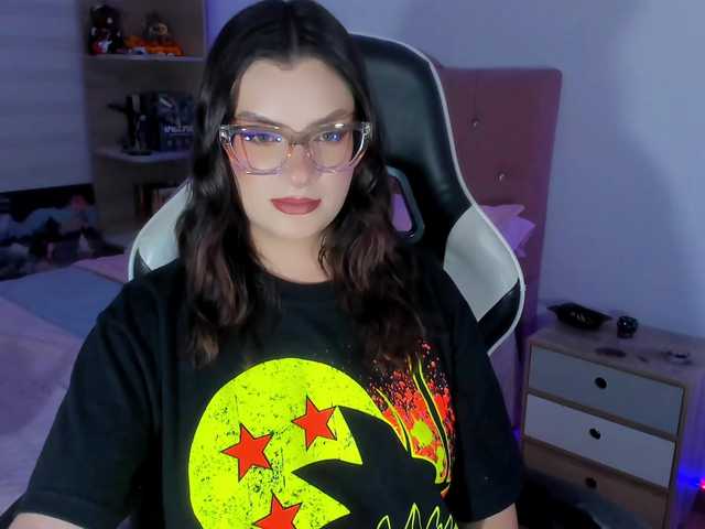 OphelianaRose live cam on BongaCams