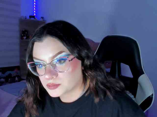 OphelianaRose webcam