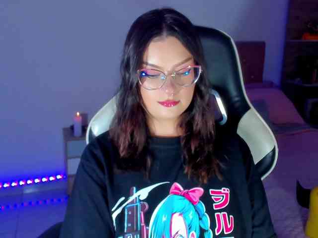 OphelianaRose webcam