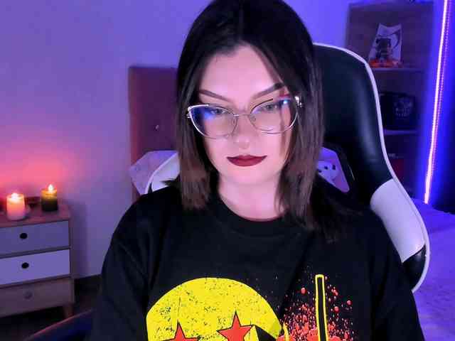 OphelianaRose bongacams