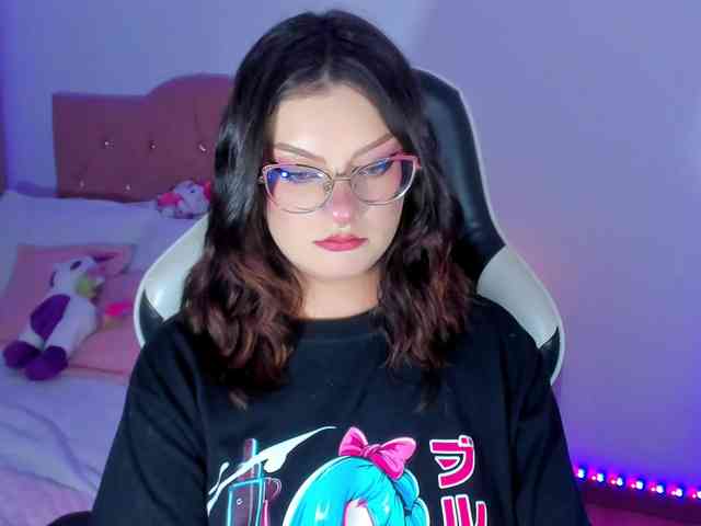 OphelianaRose webcam