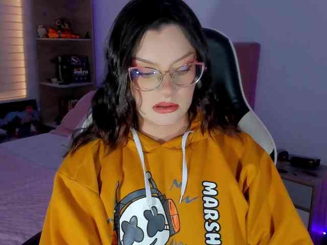 OphelianaRose webcam