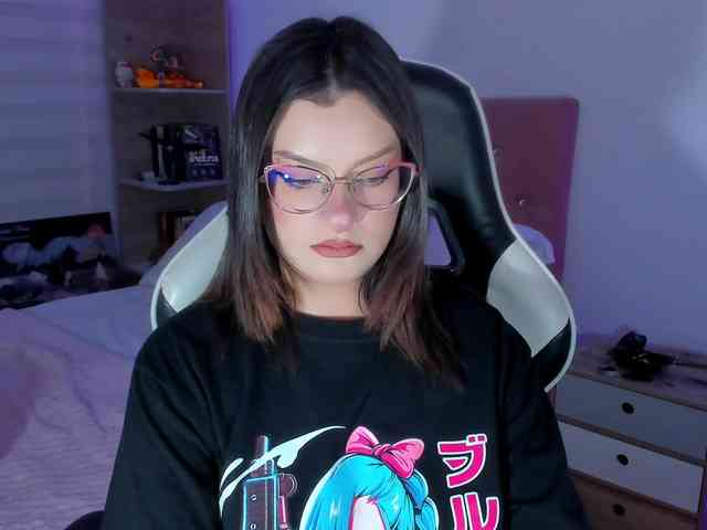 OphelianaRose webcam