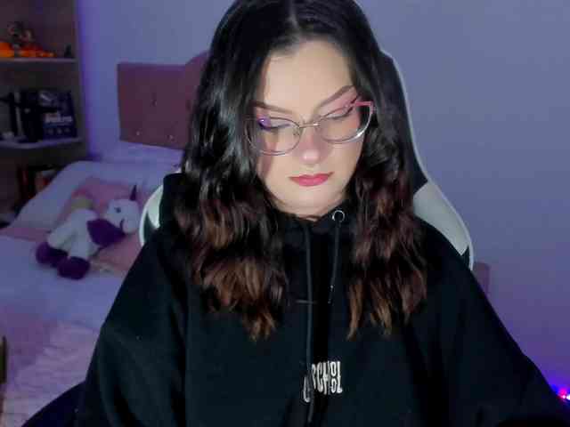 OphelianaRose webcam