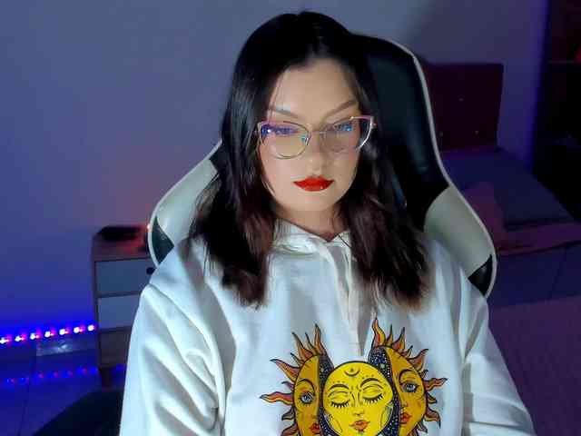 OphelianaRose webcam