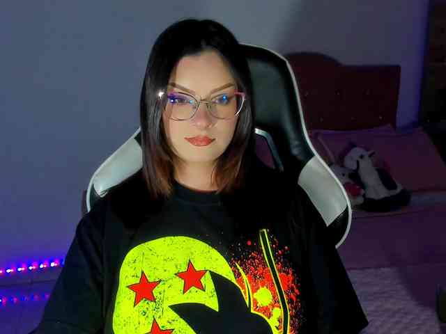 OphelianaRose webcam