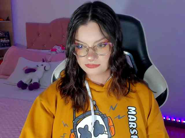 OphelianaRose webcam
