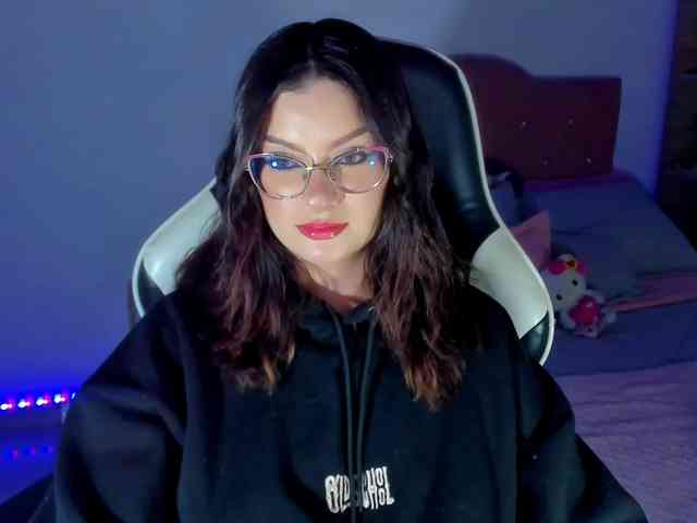 OphelianaRose webcam