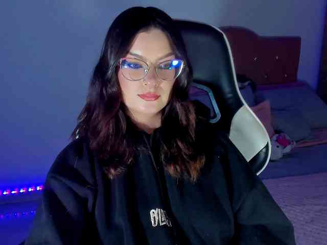 OphelianaRose webcam